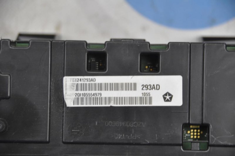 Панель приборов CHEROKEE 14- 2015 Внедорожник 2.4