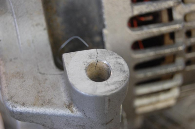 Генератор CHEROKEE 14- 2015 Внедорожник 2.4