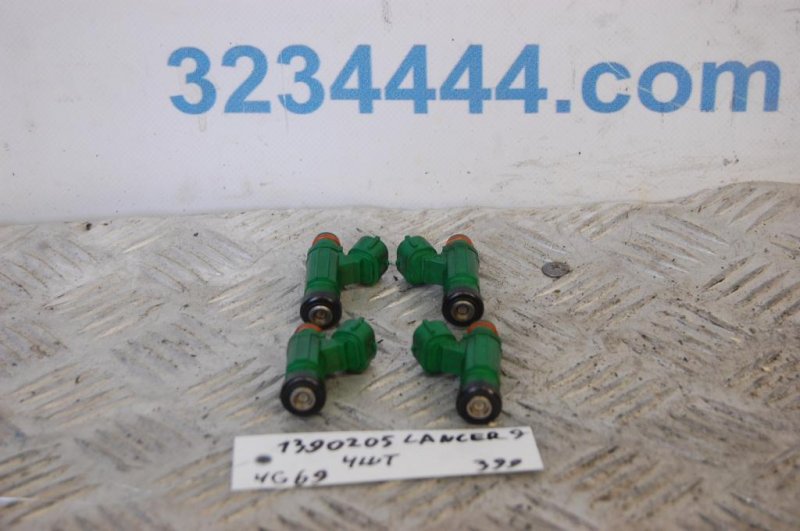 Запчасть форсунка топливная MITSUBISHI LANCER IX 9 03-07 2004 Седан 2.4 MR988406 Б/У Форсунка топливная MITSUBISHI LANCER IX 9 03-07 2004 Седан 2.4 MR988406 Б/У