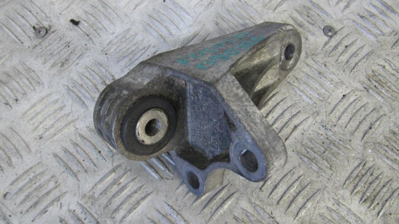 Кронштейн КПП FORD FOCUS 10-18 BV6Z-6E042-A Б/У
