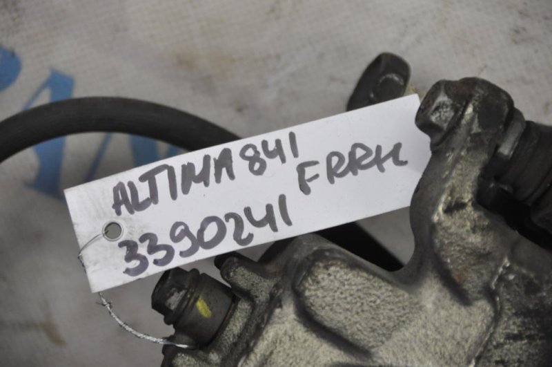 Суппорт тормозной передний правый ALTIMA L33 12-18 2015 L33 2.5