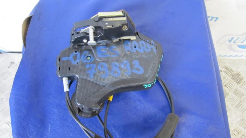 Замок двери задний правый LEXUS ES300 ES330 01-06 69050-33111 Б/У