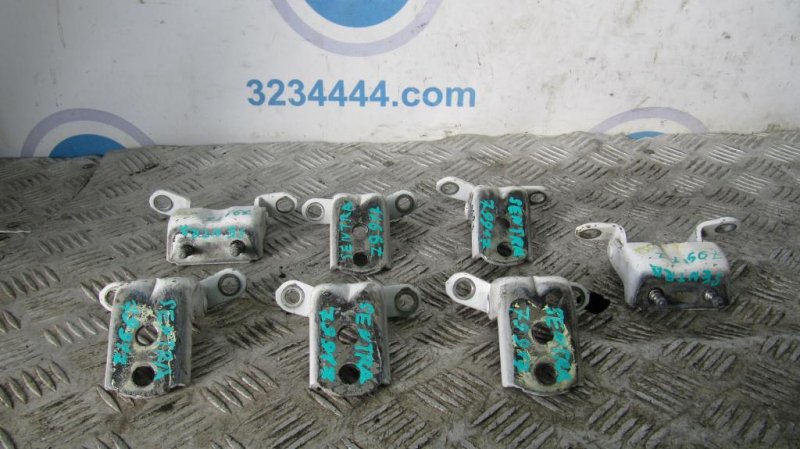 Петля двери NISSAN SENTRA B17 12-21 2013 Седан 1.8 Б/У