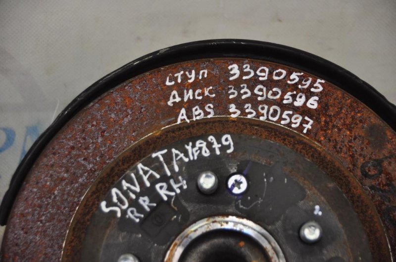 Ступица задняя правая SONATA YF 10-14 2011 Седан 2.4 Ступица задняя правая SONATA YF 10-14 2011 Седан 2.4