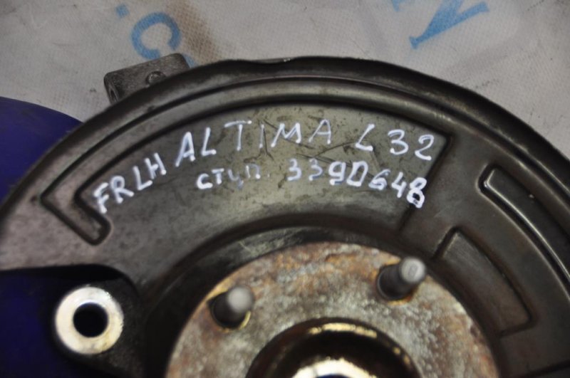 Кулак поворотный передний левый NISSAN ALTIMA L32 07-12