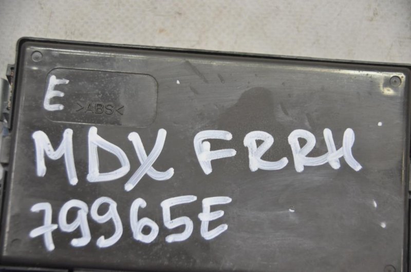 Блок электронный передний правый MDX (YD2) 06-13 YD2