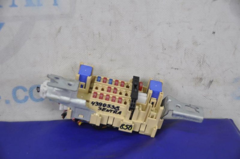 Блок предохранителей салон NISSAN SENTRA B17 12-21 2013 Седан 1.8 24311-1HA0A Б/У