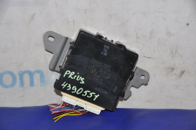 Запчасть блок управления центральным замком TOYOTA PRIUS - 20 03-11 89990-47023 Б/У Блок управления центральным замком TOYOTA PRIUS - 20 03-11 89990-47023 Б/У