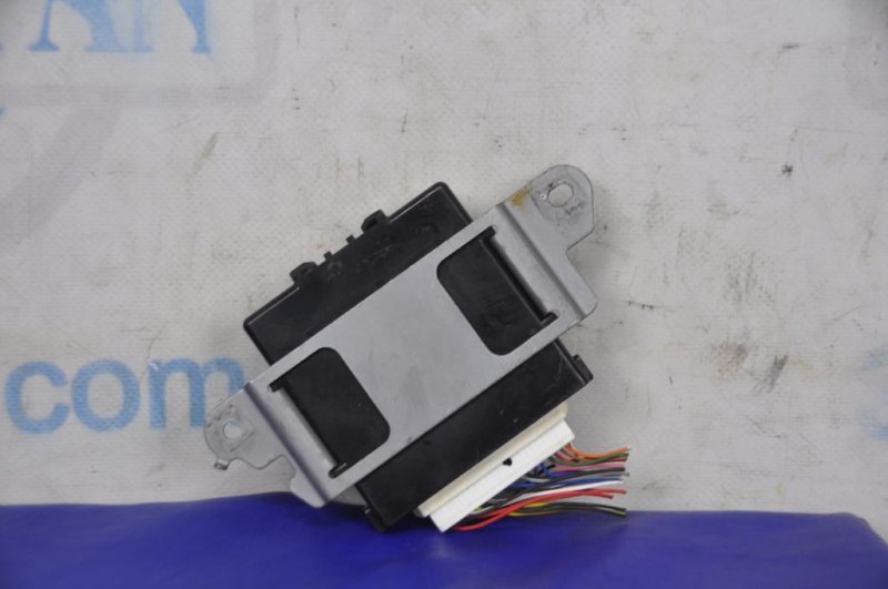 Блок управления центральным замком PRIUS - 20 03-11 Блок управления центральным замком PRIUS - 20 03-11