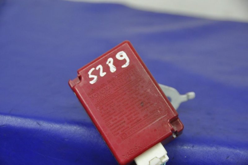 Блок управления центральным замком LEXUS IS250/350 05-13 89740-53030 Б/У