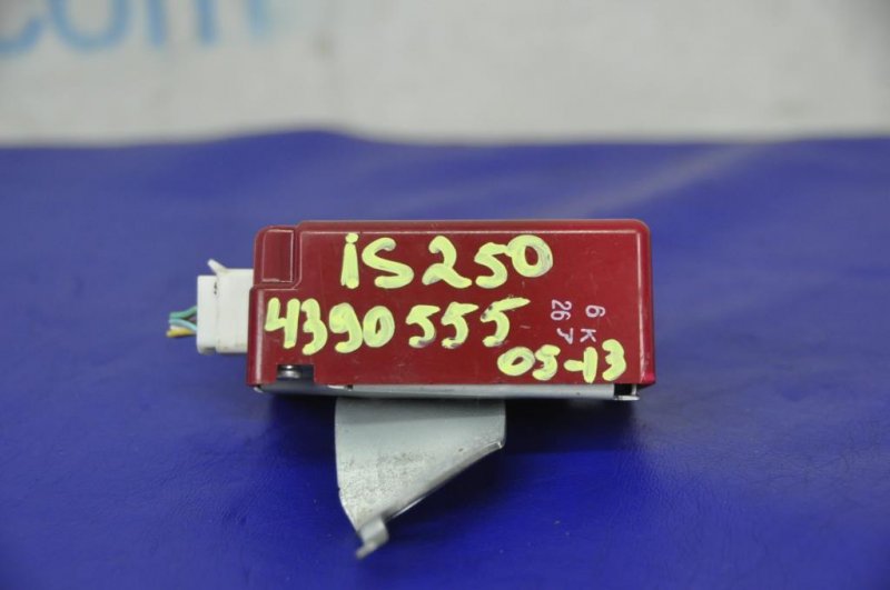 Блок управления центральным замком IS250/350 05-13