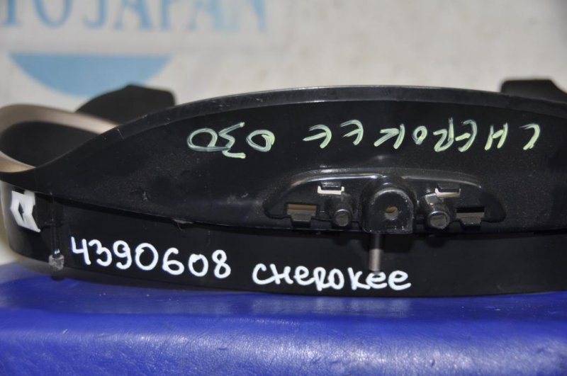 Консоль панели приборов CHEROKEE 14- 2015 Внедорожник 2.4