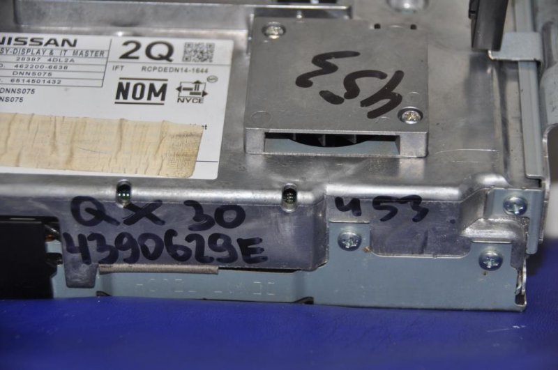 Монитор QX30 16-20 2016 Внедорожник 2.0 20PET