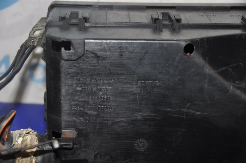 Блок предохранителей моторный отсек 3 BK 03-08