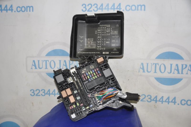 Запчасть блок предохранителей моторный отсек KIA OPTIMA JF 15-20 2016 Седан 2.4 91202-D5200 Б/У Блок предохранителей моторный отсек KIA OPTIMA JF 15-20 2016 Седан 2.4 91202-D5200 Б/У