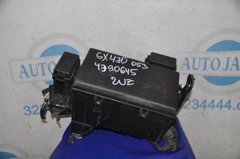 Блок предохранителей моторный отсек GX470 02-09