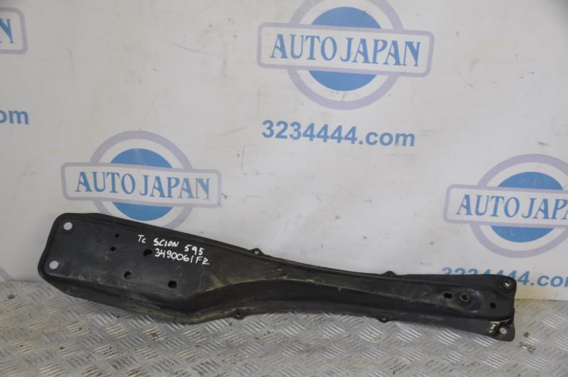 Балка двигателя продольная SCION TC 04-10 2005 Седан 2.4 51204-44010 Б/У