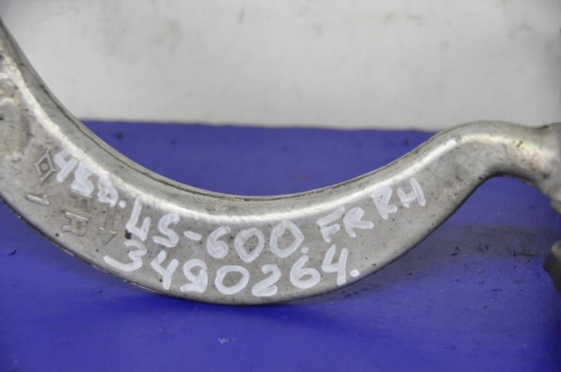 Рычаг передней подвески верхний передний правый LS600HL 06-17 2008 Седан 5.0