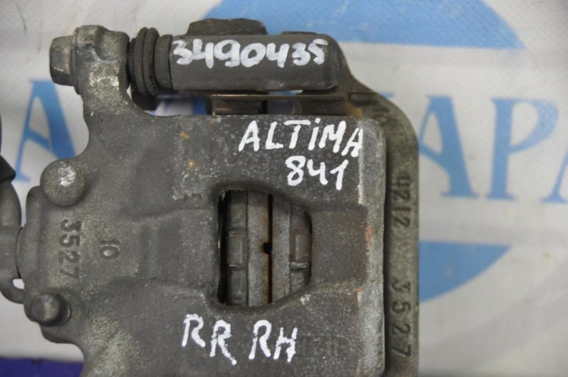 Суппорт тормозной задний правый ALTIMA L33 12-18 L33
