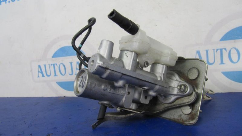 Главный тормозной цилиндр LS600HL 06-17 2008 Седан 5.0 Главный тормозной цилиндр LS600HL 06-17 2008 Седан 5.0