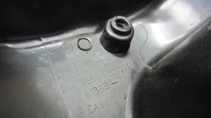 Кожух рулевой колонки JEEP CHEROKEE 14- Внедорожник 2.4