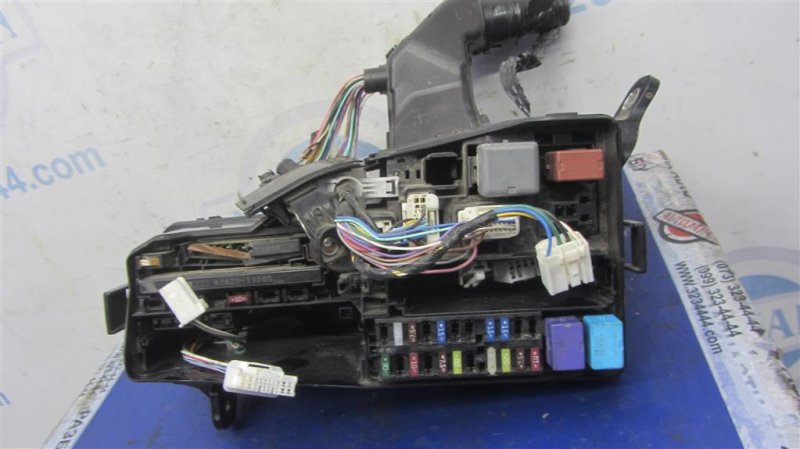 Блок предохранителей моторный отсек TOYOTA CAMRY 55 14-17 Б/У