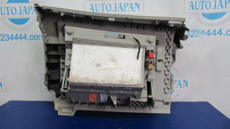Бардачок PASSAT B7 11-15 2013 A32 2.5 CBUA