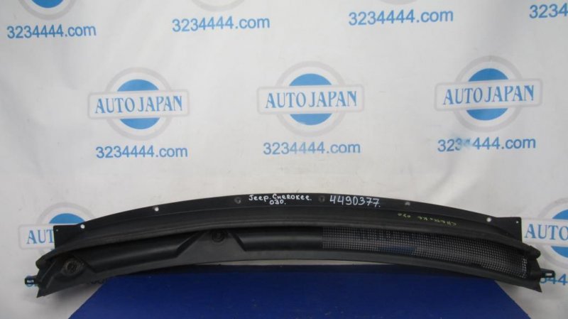 Запчасть пластик под лобовое стекло / жабо JEEP CHEROKEE 14- 2015 Внедорожник 2.4 68102557AE Б/У Пластик под лобовое стекло / Жабо JEEP CHEROKEE 14- 2015 Внедорожник 2.4 68102557AE Б/У