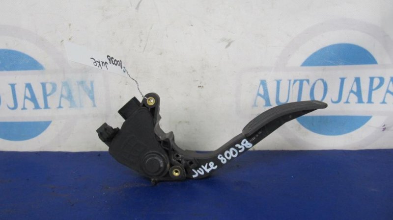Педаль газа NISSAN JUKE 10-19 18002-1KM0A Б/У