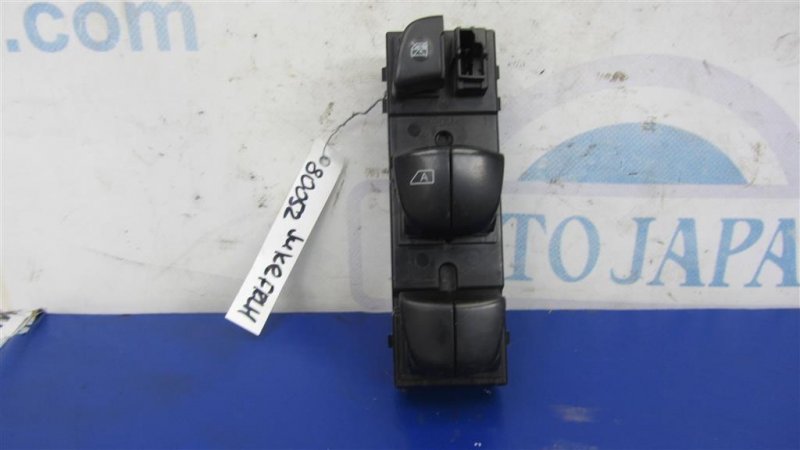 Запчасть блок управления стеклоподъемниками передний левый NISSAN JUKE 10-19 25401-1KA0B Б/У Блок управления стеклоподъемниками передний левый NISSAN JUKE 10-19 25401-1KA0B Б/У