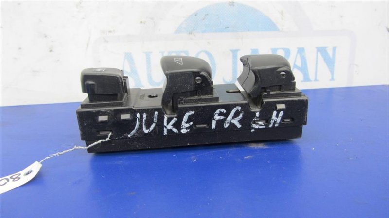 Блок управления стеклоподъемниками передний левый JUKE 10-19 Блок управления стеклоподъемниками передний левый JUKE 10-19