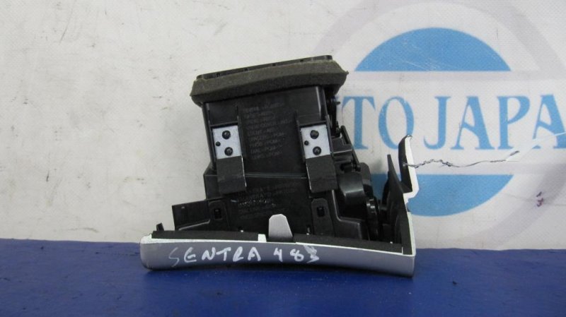 Дефлектор воздушный передний левый SENTRA B17 12-21