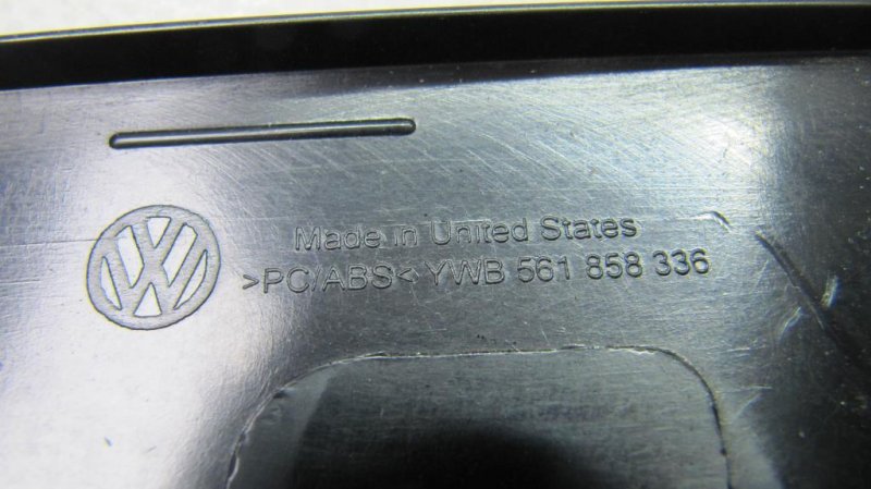 Накладка торпедо под магнитолу PASSAT B7 11-15 2013 A32 2.5 CBUA