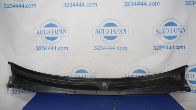 Пластик под лобовое стекло / Жабо NISSAN MAXIMA A32 94-99 66862-40U00 Б/У