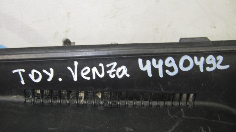 Пластик под лобовое стекло / Жабо VENZA 09-16 Пластик под лобовое стекло / Жабо VENZA 09-16
