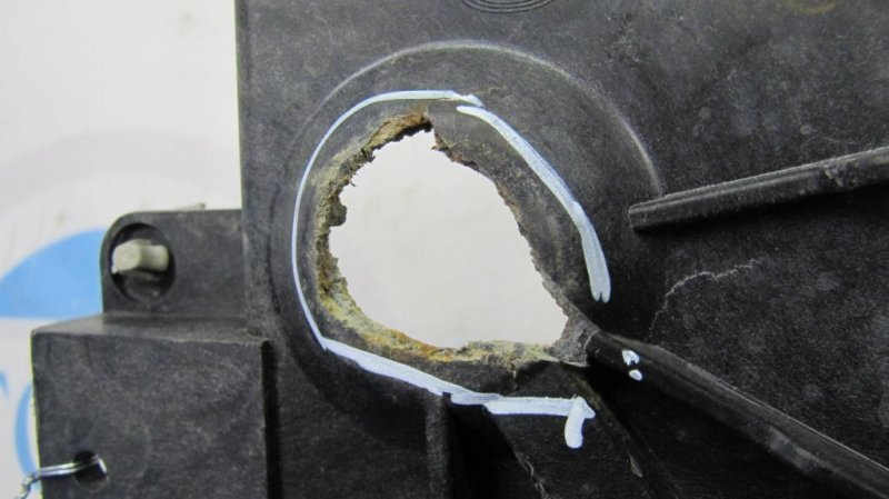 Полка аккумулятора CX-7 06-12