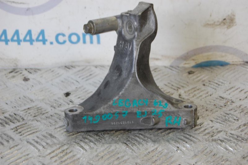 Кронштейн КПП SUBARU LEGACY 09-15 BM 2011 Седан 2.5 EJ253 30450AA000 Б/У