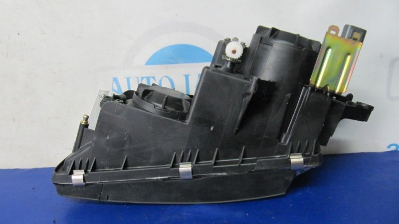 Фара передняя правая XEDOS 9 X9 (TA) 93-02