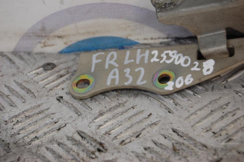 Петля капота левая MAXIMA A32 94-99 1996 Седан 3.0