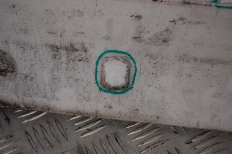 Наполнитель бампера задний M25/M37/M56/Q70/M35H 10-16 2013 Седан 3.7 VQ37VHR