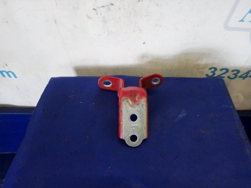 Запчасть петля двери нижняя задняя правая HYUNDAI ACCENT RB 10- 2013 Хетчбек 1.6 79340-0U000 Б/У Петля двери нижняя задняя правая HYUNDAI ACCENT RB 10- 2013 Хетчбек 1.6 79340-0U000 Б/У