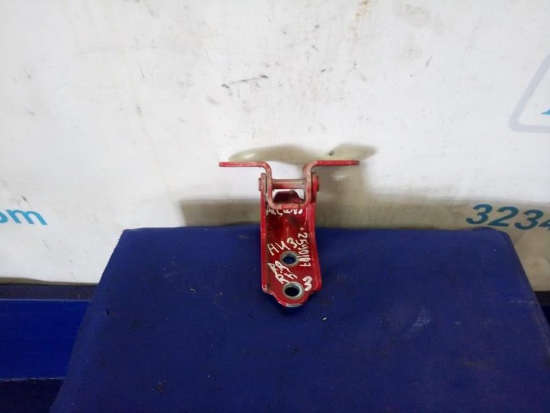 Петля двери нижняя задняя правая ACCENT RB 10- 2013 Хетчбек 1.6 Петля двери нижняя задняя правая ACCENT RB 10- 2013 Хетчбек 1.6