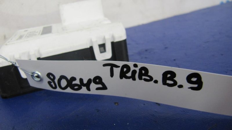 Монитор правый TRIBECA B9 05-07