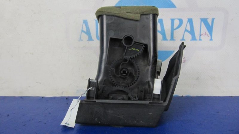 Дефлектор воздушный левый CAMRY 40 06-11