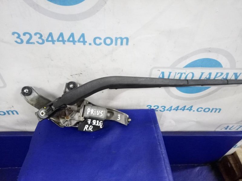 Моторчик стеклоочистителя задний TOYOTA PRIUS - 20 03-11 Б/У