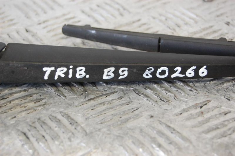 Поводок стеклоочистителя задний TRIBECA B9 05-07