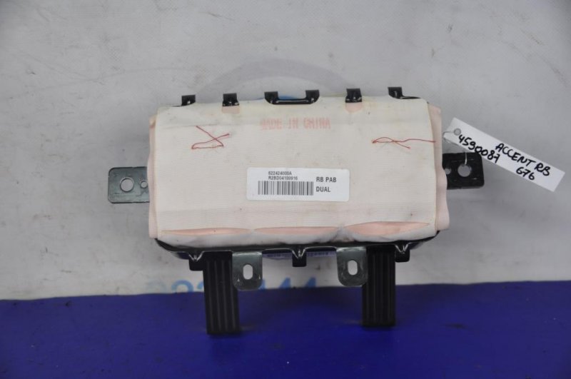 Подушка безопасности пассажира HYUNDAI ACCENT RB 10- 2013 Хетчбек 1.6 84530-1R500 Б/У