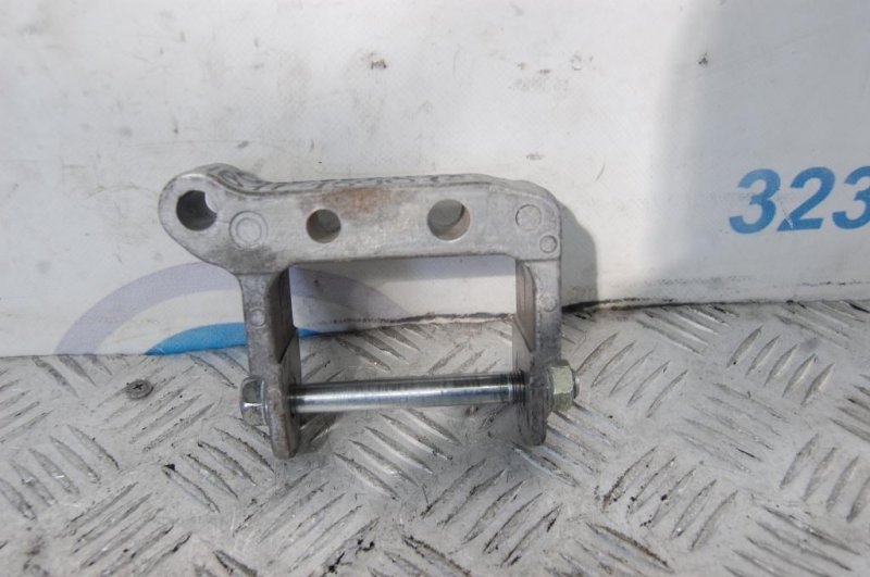 Кронштейн двигателя правый LANCER X 10 15-17 2016 Седан 2.0 Кронштейн двигателя правый LANCER X 10 15-17 2016 Седан 2.0