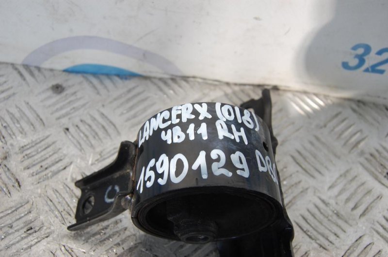 Подушка двигателя правая LANCER X 10 15-17 2016 Седан 2.0