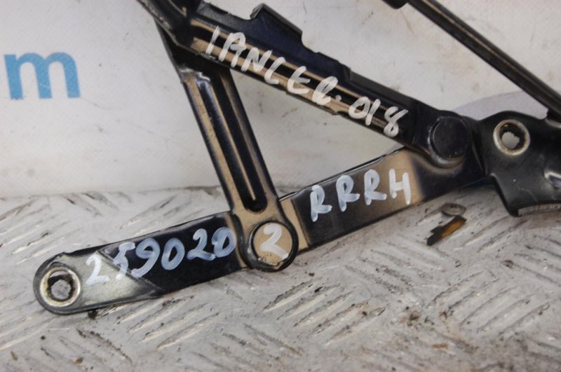 Петля крышки багажника правая LANCER X 10 15-17 2016 Седан 2.0 Петля крышки багажника правая LANCER X 10 15-17 2016 Седан 2.0